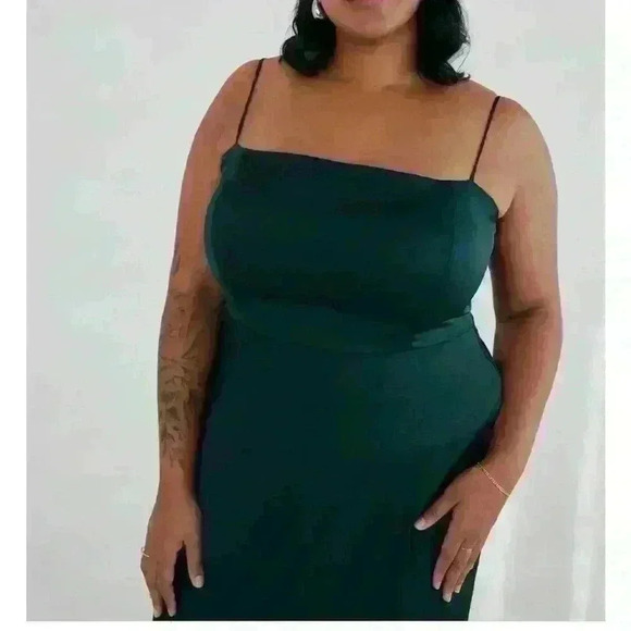 Park & Fifth | Maxine dress forest green size  XL unhemmed with added rosette - Picture 3 of 7